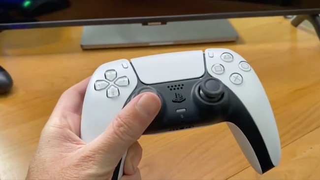 iFixit, PS5 DualSense kontrolcü sorununu çözdü